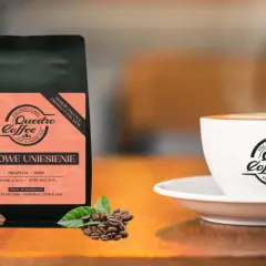 Kawa do french press "Borowe Uniesienie" - świeżo palona, z nutami orzecha i czekolady. Idealna na dobry dzień.