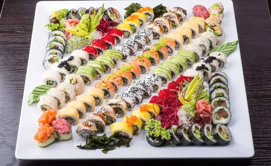 Mizumi Sushi menu - przewodnik po zestawach, zupach i daniach gorących