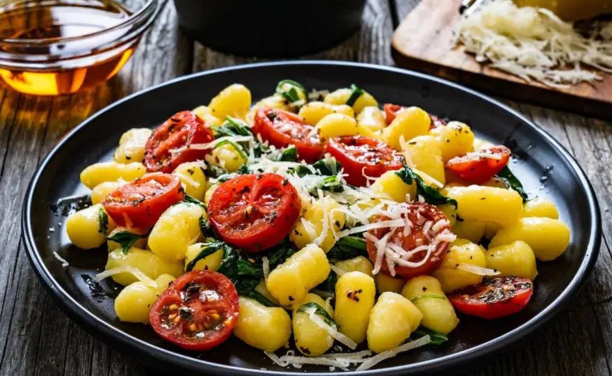 Gnocchi szpinakowe - przepis na lekkie kluski bez błędów