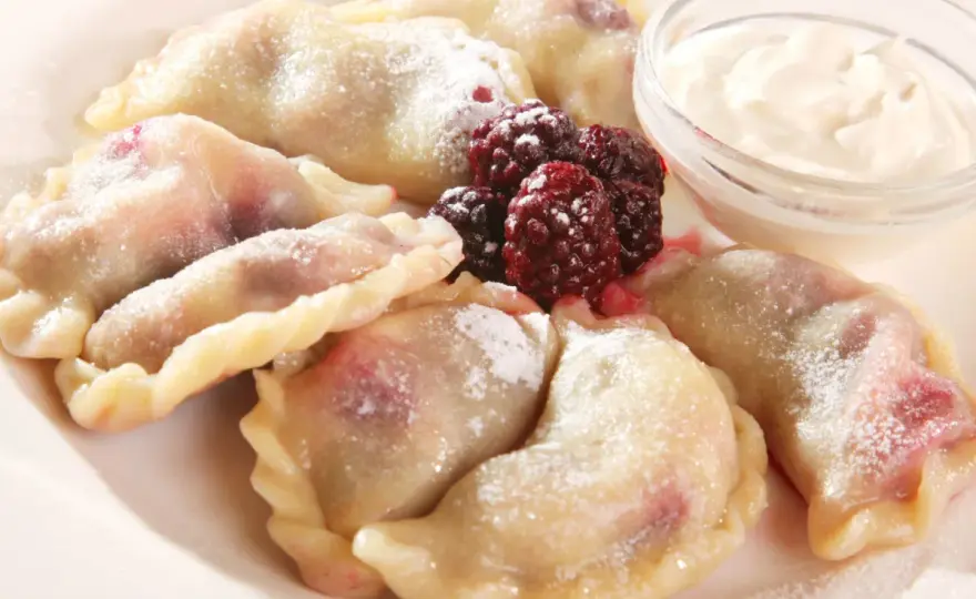 Pierogi z malinami - idealne ciasto i farsz bez wypływania