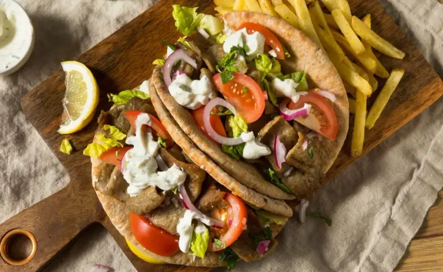 Gyros - jak rozpoznać dobrą porcję i zrobić go w domu